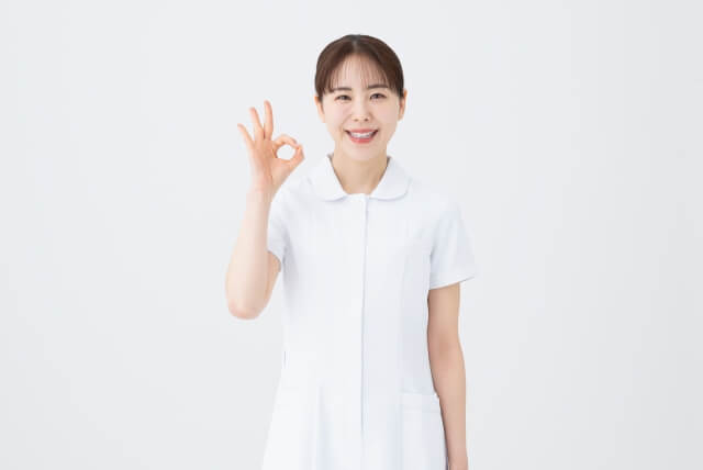 okサインの女性