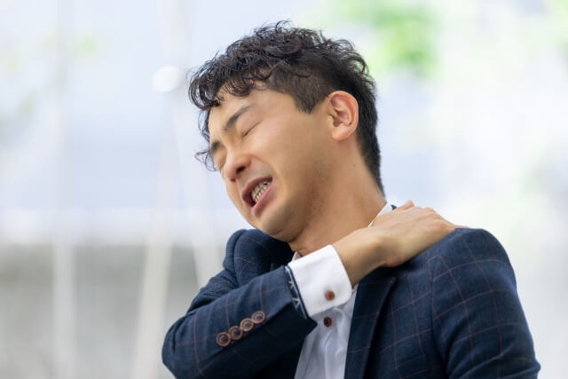 肩こりの男性