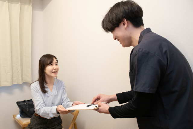 カウンセリングシートを渡す